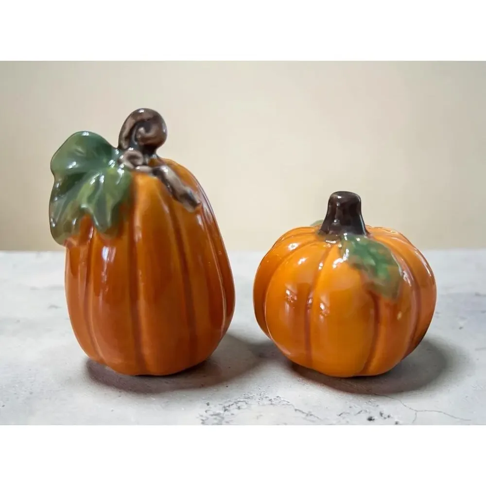 Pumpkin Mini Cracker Barrel Salt & Pepper Shakers Fall Harvest Halloween Decor